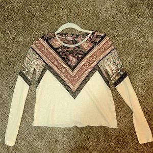 Small long sleeved top